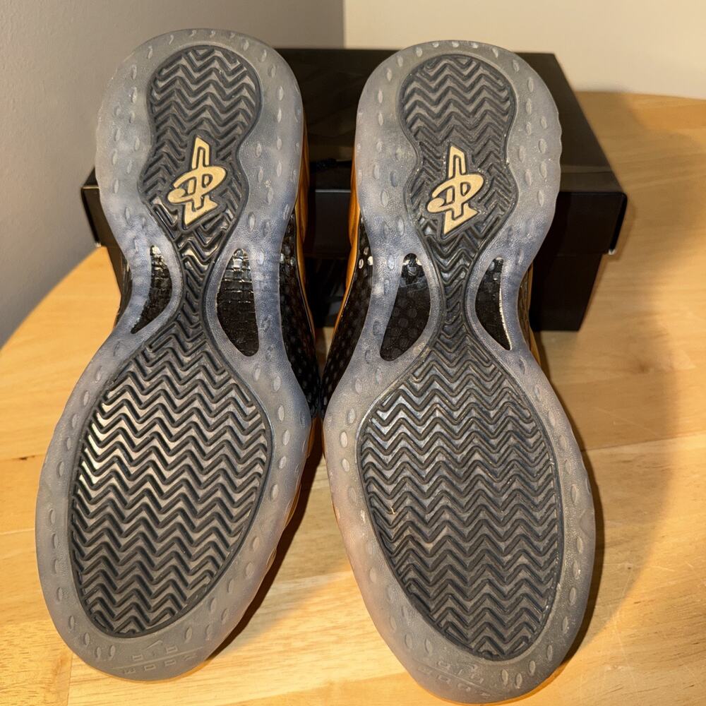 Size 10.5 - Nike Air Foamposite One Metallic Gold - Picture 7 of 11